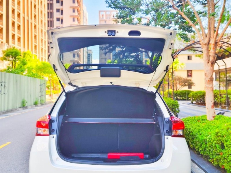 Toyota  Yaris 熱門好車釋出！  2022 年 Toyota Yaris S版  | 新北市汽車商業同業公會｜TACA優良車商聯盟｜中古、二手車買車賣車公會認證保固