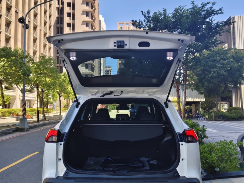 Toyota  Corolla Cross ???????? 超人氣休旅首選 ???????? ✨ 2022年 Toyota Corolla Cross 汽油尊爵 ✨ | 新北市汽車商業同業公會｜TACA優良車商聯盟｜中古、二手車買車賣車公會認證保固