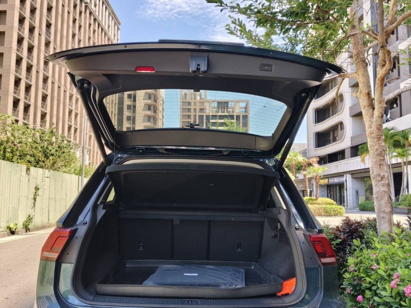 Volkswagen 福斯  Tiguan ????【稀有低里程釋出】  2023年 Volkswagen Tiguan 帝觀 280TSI 1.5 | 新北市汽車商業同業公會｜TACA優良車商聯盟｜中古、二手車買車賣車公會認證保固