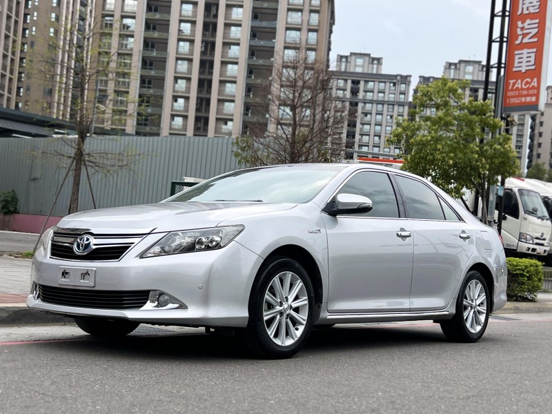 Toyota  Camry 《只跑11萬》2012 Toyota Camry Hybrid-G 超低里程 全車超漂亮 油電車 豐田 冠美麗 安卓機 | 新北市汽車商業同業公會｜TACA優良車商聯盟｜中古、二手車買車賣車公會認證保固