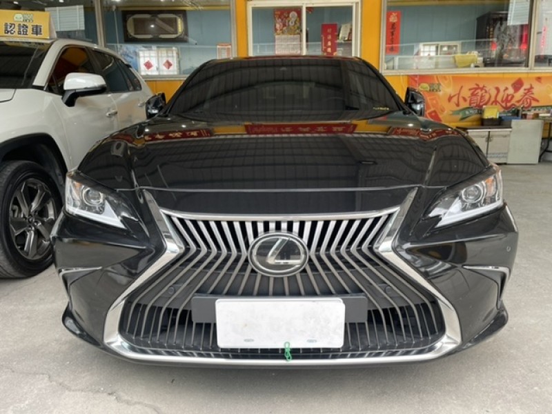 Lexus  ES 2018年新款Lexus ES200旗艦版內外漂亮 | 新北市汽車商業同業公會｜TACA優良車商聯盟｜中古、二手車買車賣車公會認證保固
