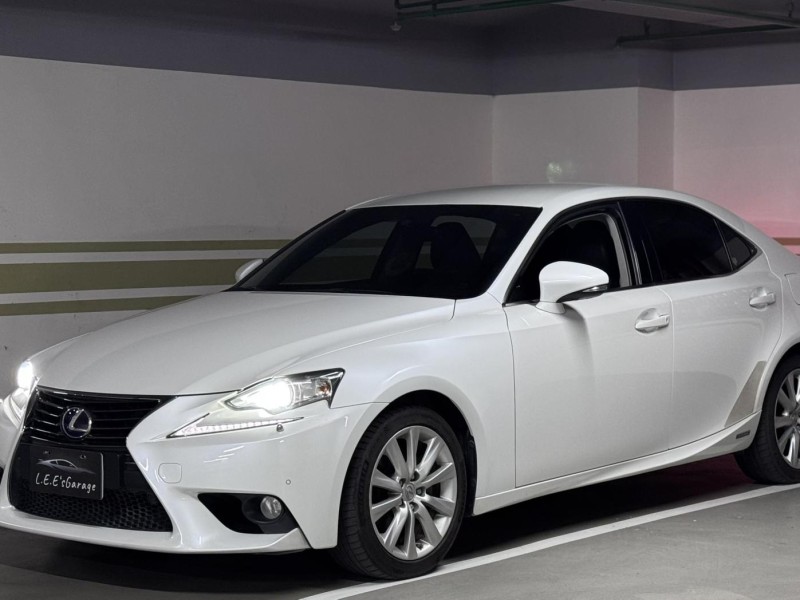 Lexus  IS 2014 IS300H油電 | 新北市汽車商業同業公會｜TACA優良車商聯盟｜中古、二手車買車賣車公會認證保固