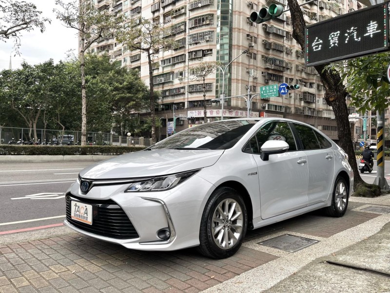 Toyota  Altis Toyota Corolla Altis 2022款 Hybrid尊爵 銀色 | 新北市汽車商業同業公會｜TACA優良車商聯盟｜中古、二手車買車賣車公會認證保固