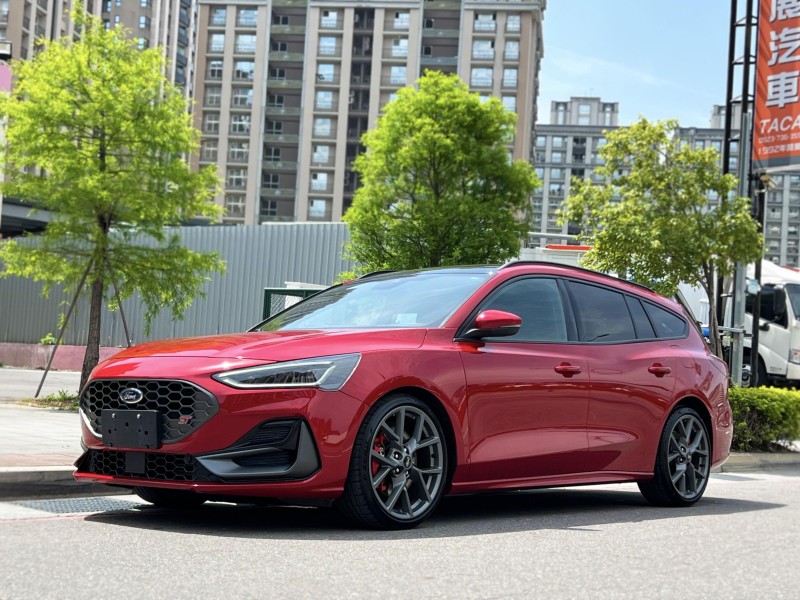 Ford/福特  Focus 2023式 Ford Focus Wagon ST X 德國原裝進口 只跑1萬公里 全車超漂亮 新車保固內 小鋼炮 福特 | 新北市汽車商業同業公會｜TACA優良車商聯盟｜中古、二手車買車賣車公會認證保固
