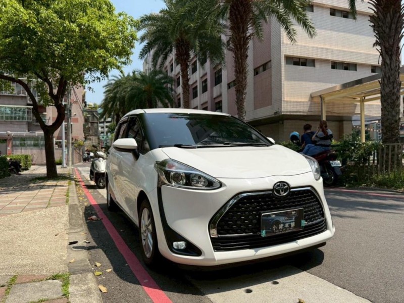 Toyota  SIENTA 2022 SENTA  頂級7人座 | 新北市汽車商業同業公會｜TACA優良車商聯盟｜中古、二手車買車賣車公會認證保固