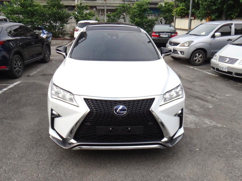 Lexus  RX 16年凌志RX450H全景F-SPORT版跟車盲點抬顯四傳油電極致白黑內裝保證里程實車實價 | 新北市汽車商業同業公會｜TACA優良車商聯盟｜中古、二手車買車賣車公會認證保固