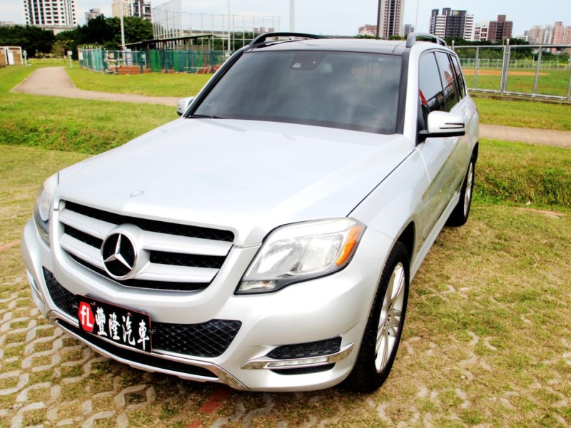 Mercedes-Benz/賓士   GLK-CLASS  GLK350 {誠可議 輕鬆擁有}14年式 GLK350 銀~豐隆嚴選0頭款低月付專案 | 新北市汽車商業同業公會｜TACA優良車商聯盟｜中古、二手車買車賣車公會認證保固