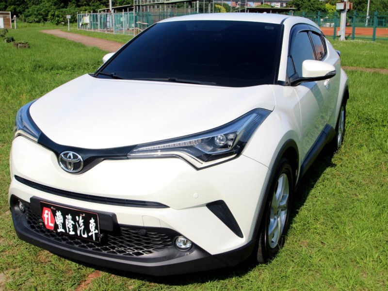Toyota  C-HR {原鈑件 跑6萬}19年 CHR1.2白 豪華版~豐隆嚴選0頭款低月付專案 | 新北市汽車商業同業公會｜TACA優良車商聯盟｜中古、二手車買車賣車公會認證保固