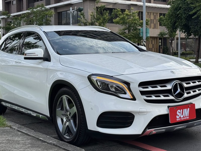 Mercedes-Benz/賓士   GLA-CLASS  GLA180 金鑽店~總代理GLA180 白1.6 渦輪增壓 AMG版 前輪驅動 雙離合器7速自手排 原廠保養紀錄 車況真的非常優 內裝也顧的很漂亮 非常適合小家庭用車！ | 新北市汽車商業同業公會｜TACA優良車商聯盟｜中古、二手車買車賣車公會認證保固