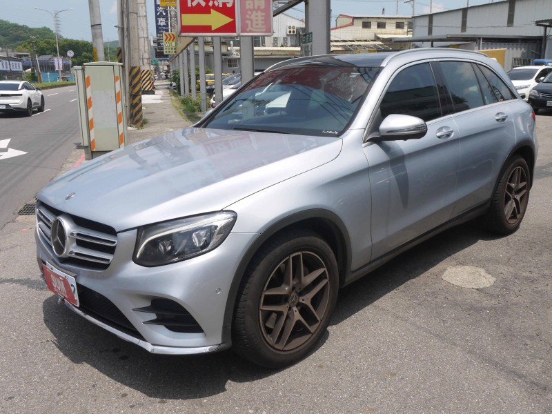 Mercedes-Benz/賓士   GLC-CLASS  GLC250 運動版 全景天窗 23P AMG套件 360度環景 盲點 摸門 總代理 GLC250  | 新北市汽車商業同業公會｜TACA優良車商聯盟｜中古、二手車買車賣車公會認證保固