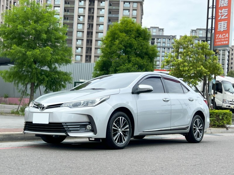Toyota  Altis 《全台優質首選》2017 Toyota Corolla Altis 1.8 豪華版 只跑13萬 全車如新 車況超讚 神車 | 新北市汽車商業同業公會｜TACA優良車商聯盟｜中古、二手車買車賣車公會認證保固