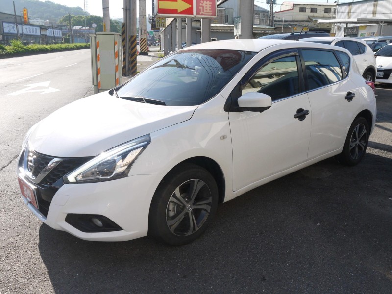 Nissan  Tiida 旗艦版 環景影像 IKEY免鑰匙 定速 恆溫 里程保證 TIIDA 1.6 | 新北市汽車商業同業公會｜TACA優良車商聯盟｜中古、二手車買車賣車公會認證保固