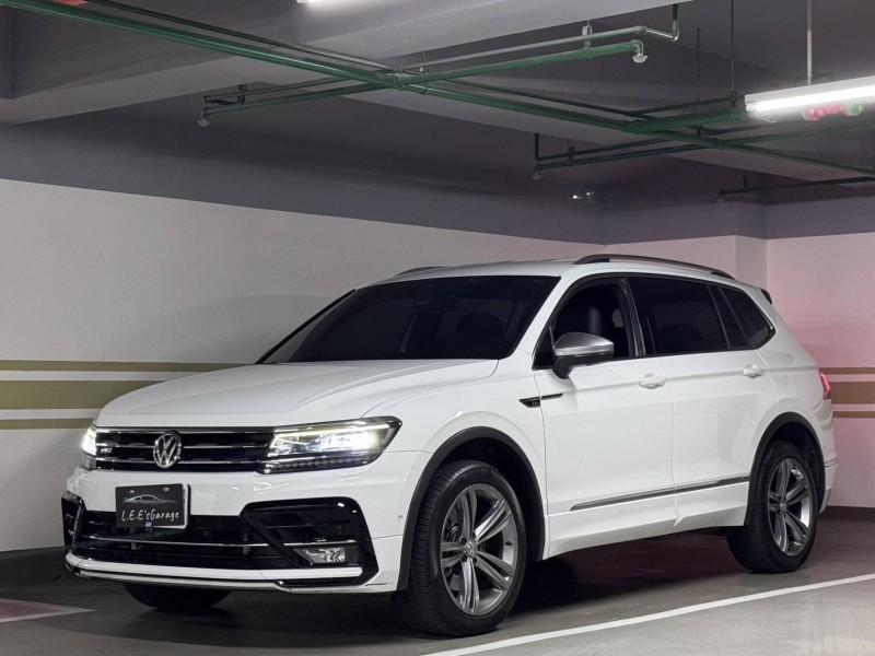 Volkswagen 福斯  Tiguan 七人座 地瓜 R-LINE版 | 新北市汽車商業同業公會｜TACA優良車商聯盟｜中古、二手車買車賣車公會認證保固
