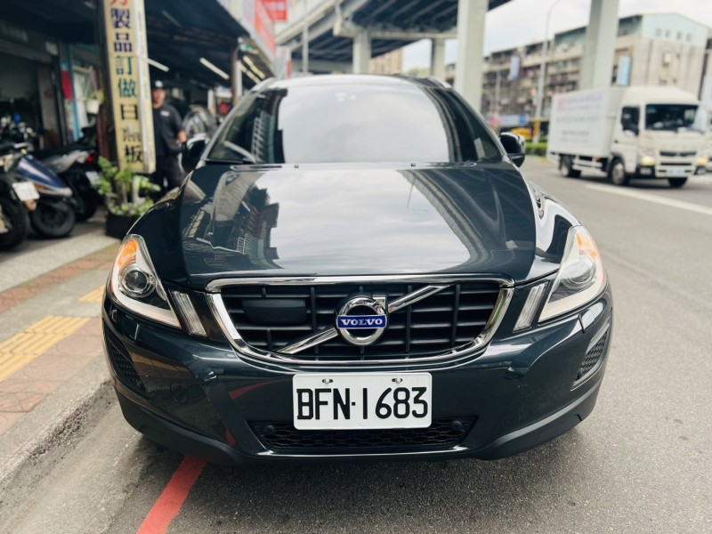 Volvo  XC60 VOLVO XC60 | 新北市汽車商業同業公會｜TACA優良車商聯盟｜中古、二手車買車賣車公會認證保固