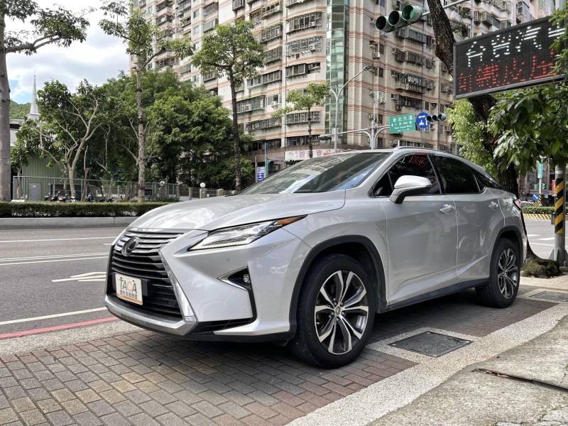 Lexus  RX RX200T 頂級 天窗 跟車 盲點 車道偏移 抬頭顯示 導航 | 新北市汽車商業同業公會｜TACA優良車商聯盟｜中古、二手車買車賣車公會認證保固