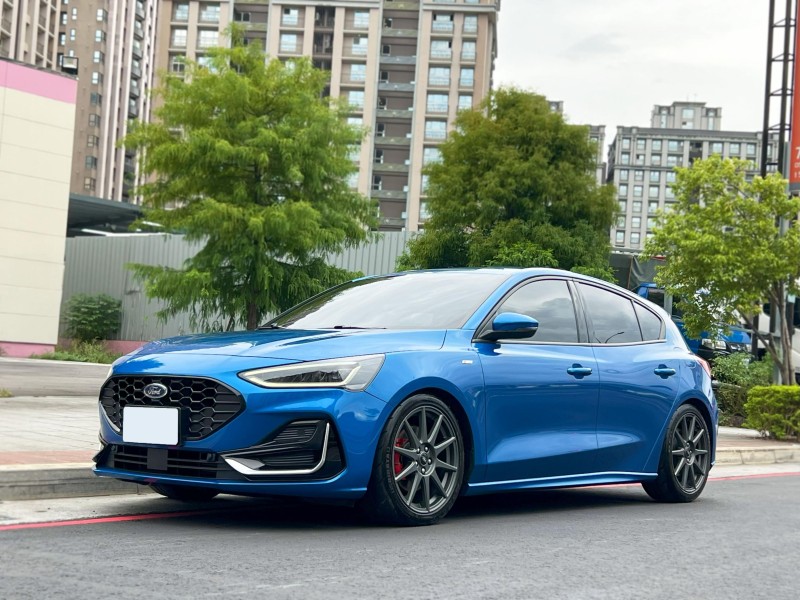 Ford/福特  Focus 《市場優質首選》2023 Ford Focus 5D ST-Line Vignale 全車超漂亮 福特 掀背車 熱門車 | 新北市汽車商業同業公會｜TACA優良車商聯盟｜中古、二手車買車賣車公會認證保固