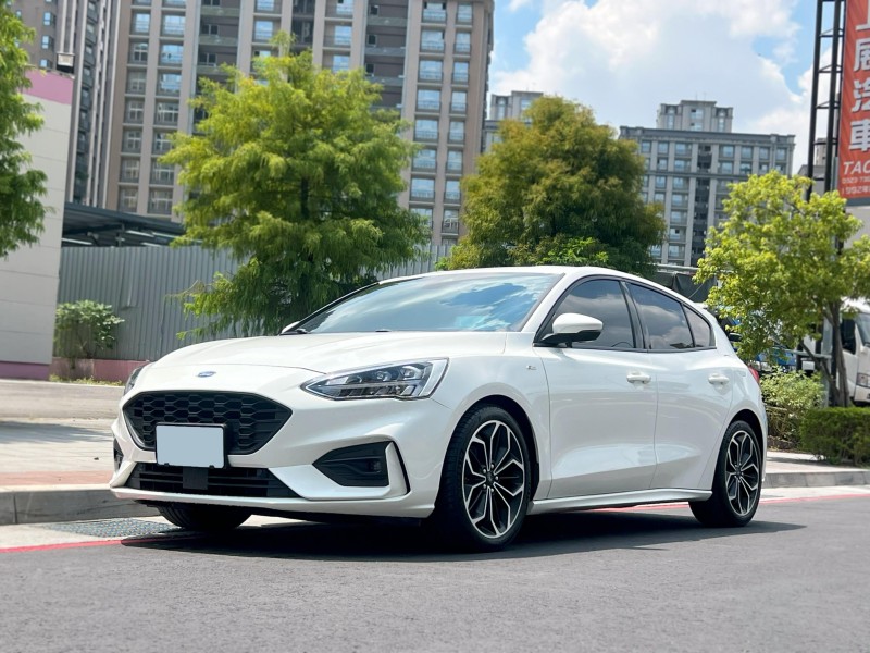 Ford/福特  Focus 《特價出清》2020 Ford Focus 5D ST-Line Lommel 全車如新 MK4 福特 熱門車 掀背車 | 新北市汽車商業同業公會｜TACA優良車商聯盟｜中古、二手車買車賣車公會認證保固