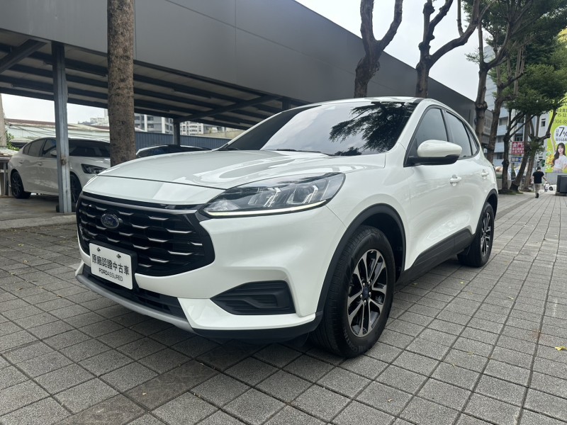 Ford/福特  Kuga Ford Kuga 2022年式EcoBoost 180 Lv2超質型 白色 | 新北市汽車商業同業公會｜TACA優良車商聯盟｜中古、二手車買車賣車公會認證保固