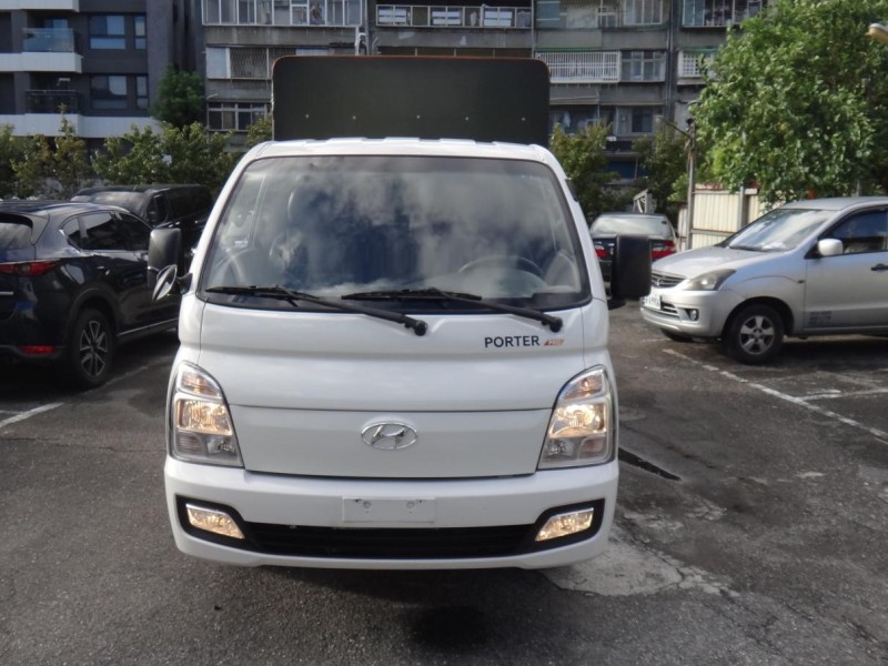 Hyundai  Porter 21年保證里程現代PORTERPRO2.5CRDi小霸王5速手自排雙箱升降遙控尾門附升降遙控帆布前後行車紀錄器案卓影音盲點偵側防滑循跡保證實車實價 | 新北市汽車商業同業公會｜TACA優良車商聯盟｜中古、二手車買車賣車公會認證保固