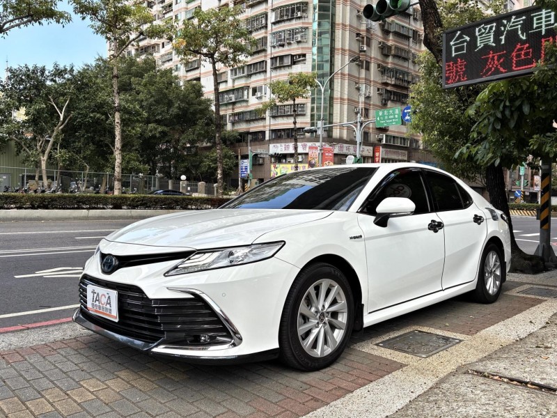 Toyota  Camry TOYOTA CAMRY 油電 尊爵版 全速跟車 抬顯HUD 盲點偵測 | 新北市汽車商業同業公會｜TACA優良車商聯盟｜中古、二手車買車賣車公會認證保固