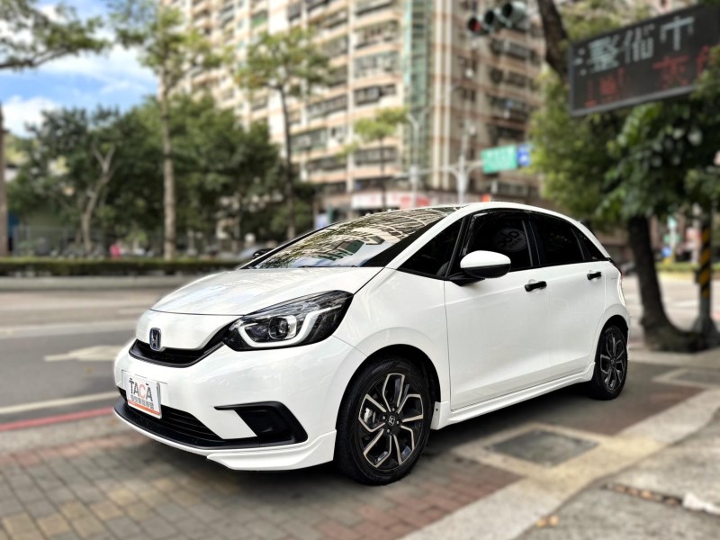 Honda  FIT FIT E:HEV 油電 原版件 僅跑4萬 全原廠保養 跟車 盲點 緊急閃避輔助 | 新北市汽車商業同業公會｜TACA優良車商聯盟｜中古、二手車買車賣車公會認證保固