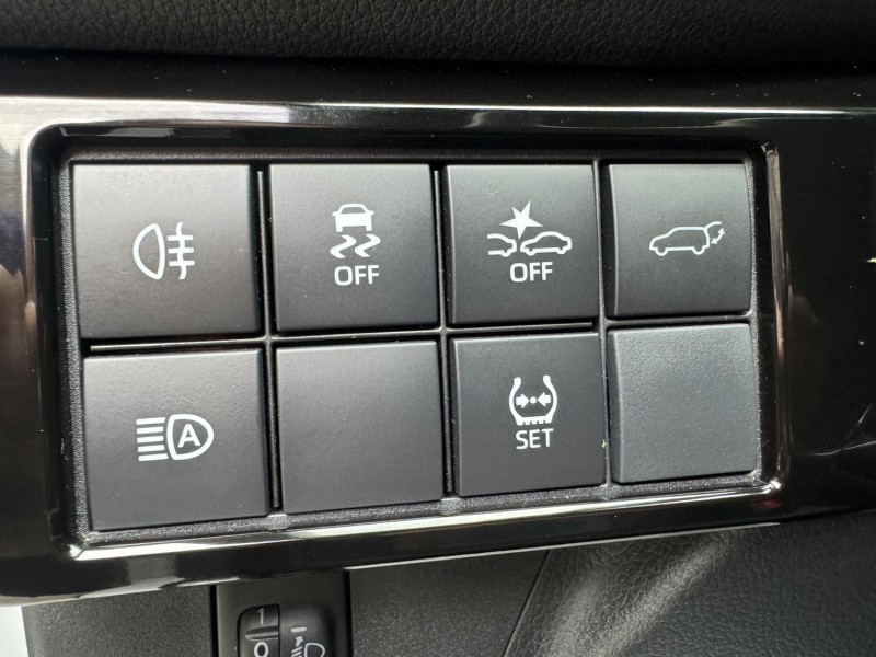 Toyota  Yaris 2024 Toyota Yaris Cross 電動尾門-LED大燈-原價82萬 | 新北市汽車商業同業公會｜TACA優良車商聯盟｜中古、二手車買車賣車公會認證保固
