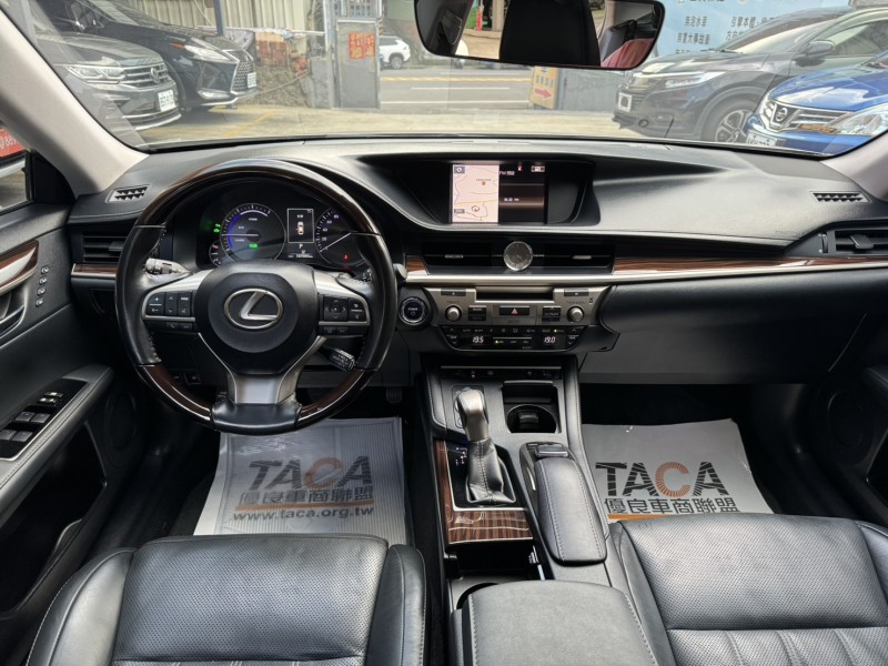 Lexus  ES 2016 Lexus ES 300h 旗艦版 | 新北市汽車商業同業公會｜TACA優良車商聯盟｜中古、二手車買車賣車公會認證保固
