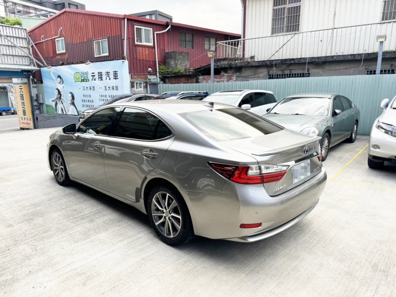 Lexus  ES 2016 Lexus ES 300h 旗艦版 | 新北市汽車商業同業公會｜TACA優良車商聯盟｜中古、二手車買車賣車公會認證保固