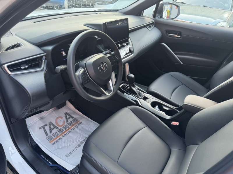 Toyota  Corolla Cross 2025 Toyota Corolla Cross 1.8 Hybrid豪華 | 新北市汽車商業同業公會｜TACA優良車商聯盟｜中古、二手車買車賣車公會認證保固