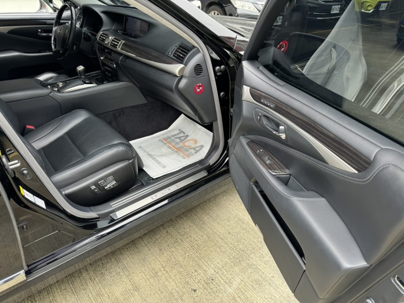 Lexus  LS 2014 Lexus LS 460L 頂級長軸版 一手.里程低.總裁級座車 | 新北市汽車商業同業公會｜TACA優良車商聯盟｜中古、二手車買車賣車公會認證保固