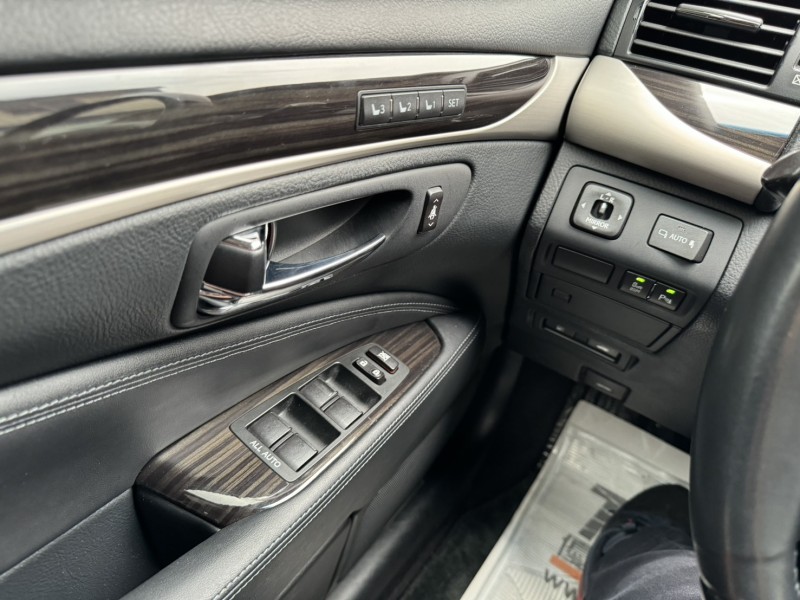 Lexus  LS 2014 Lexus LS 460L 頂級長軸版 一手.里程低.總裁級座車 | 新北市汽車商業同業公會｜TACA優良車商聯盟｜中古、二手車買車賣車公會認證保固