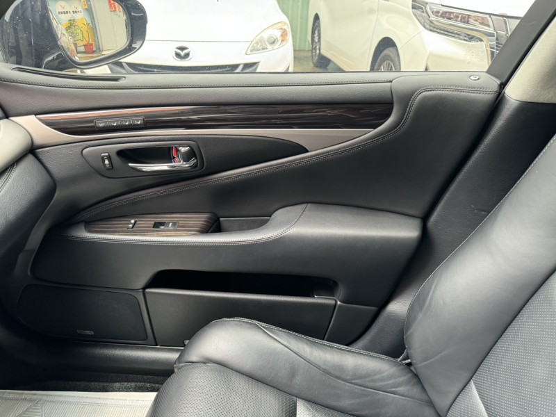 Lexus  LS 2014 Lexus LS 460L 頂級長軸版 一手.里程低.總裁級座車 | 新北市汽車商業同業公會｜TACA優良車商聯盟｜中古、二手車買車賣車公會認證保固