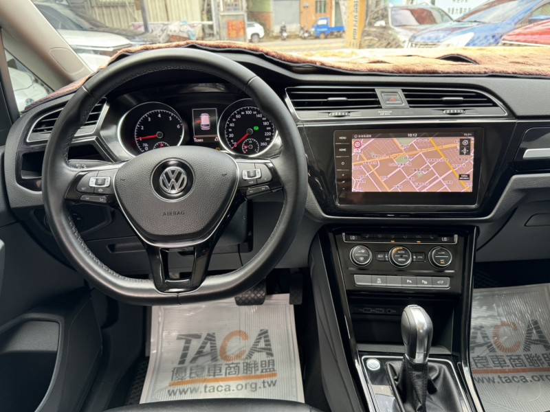 Volkswagen 福斯  Touran 2019 VOLKSWAGEN TOURAN 280 TSI 1.4 R-LINE | 新北市汽車商業同業公會｜TACA優良車商聯盟｜中古、二手車買車賣車公會認證保固