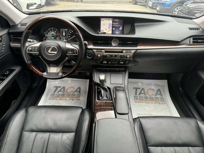 Lexus  ES  2015 Lexus ES300H (黑) 2.5 | 新北市汽車商業同業公會｜TACA優良車商聯盟｜中古、二手車買車賣車公會認證保固