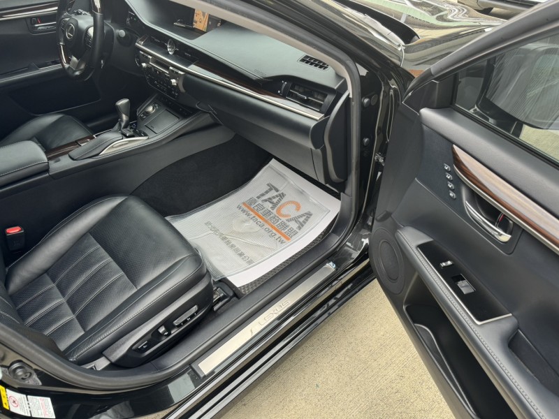 Lexus  ES  2015 Lexus ES300H (黑) 2.5 | 新北市汽車商業同業公會｜TACA優良車商聯盟｜中古、二手車買車賣車公會認證保固