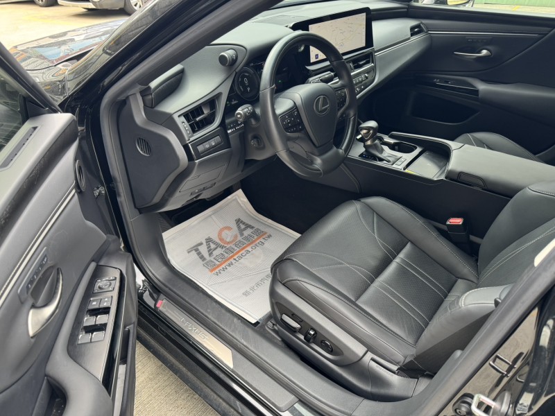Lexus  ES 2023 Lexus ES300h(油電旗艦版)原鈑件.原價:24萬9.實車實價 | 新北市汽車商業同業公會｜TACA優良車商聯盟｜中古、二手車買車賣車公會認證保固