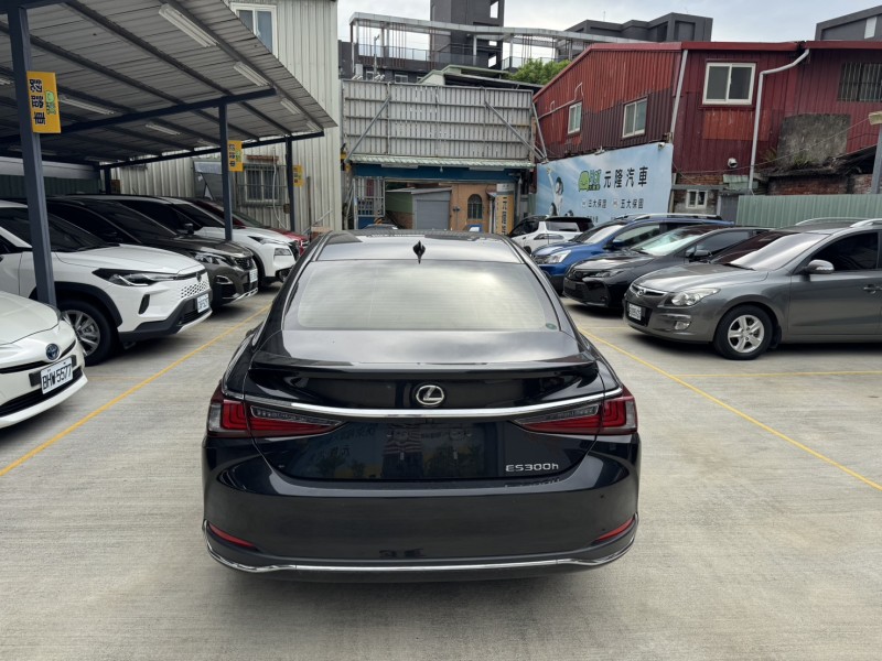 Lexus  ES 2023 Lexus ES300h(油電旗艦版)原鈑件.原價:24萬9.實車實價 | 新北市汽車商業同業公會｜TACA優良車商聯盟｜中古、二手車買車賣車公會認證保固