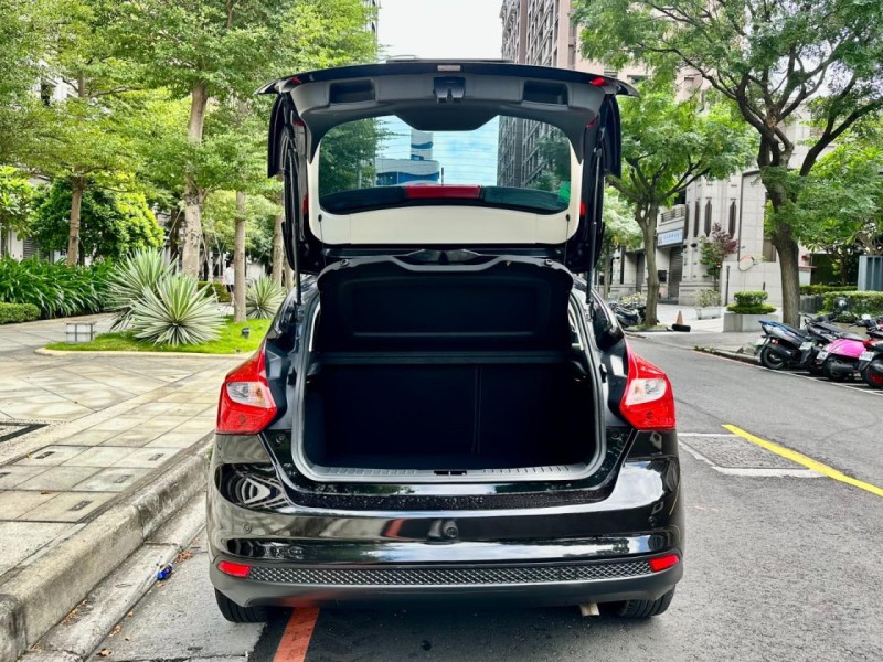 Ford/福特  Focus 認證車 / 五大保固 / 全額貸 / 實車實價 | 新北市汽車商業同業公會｜TACA優良車商聯盟｜中古、二手車買車賣車公會認證保固