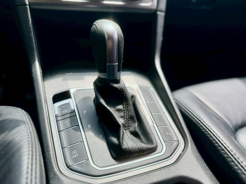 Volkswagen 福斯  Golf 認證車 / 五大保固 / 全額貸 / 實車實價 | 新北市汽車商業同業公會｜TACA優良車商聯盟｜中古、二手車買車賣車公會認證保固