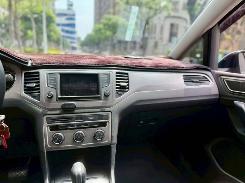 Volkswagen 福斯  Golf 認證車 / 五大保固 / 全額貸 / 實車實價 | 新北市汽車商業同業公會｜TACA優良車商聯盟｜中古、二手車買車賣車公會認證保固