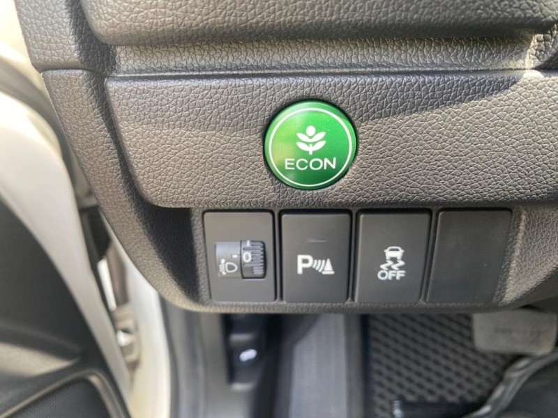 Honda  FIT 3.5代FIT S 原板跑2萬9 | 新北市汽車商業同業公會｜TACA優良車商聯盟｜中古、二手車買車賣車公會認證保固