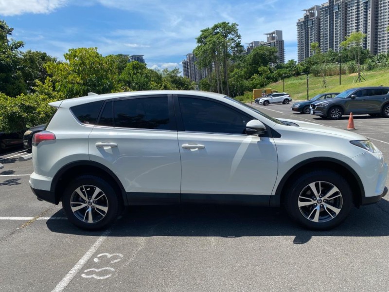 Toyota  RAV4 休旅車首選 豐田RAV-4 原板件跑12萬公里 | 新北市汽車商業同業公會｜TACA優良車商聯盟｜中古、二手車買車賣車公會認證保固