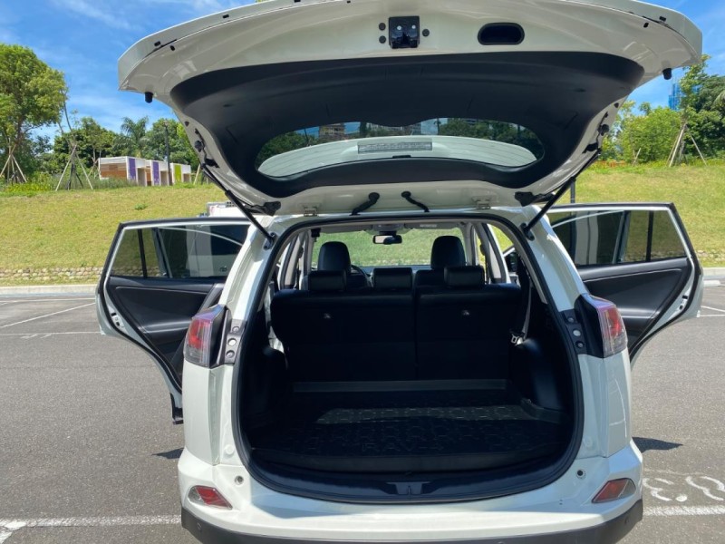 Toyota  RAV4 休旅車首選 豐田RAV-4 原板件跑12萬公里 | 新北市汽車商業同業公會｜TACA優良車商聯盟｜中古、二手車買車賣車公會認證保固