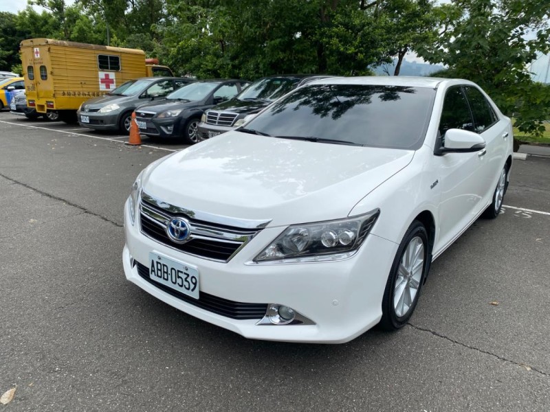 Toyota  Camry 油電冠美麗 原板一手跑17 ～ | 新北市汽車商業同業公會｜TACA優良車商聯盟｜中古、二手車買車賣車公會認證保固