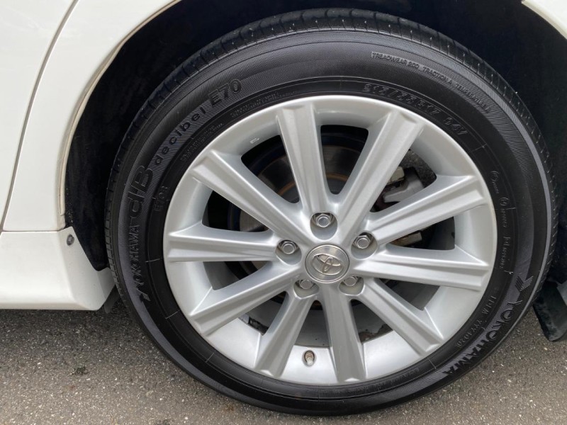 Toyota  Camry 油電冠美麗 原板一手跑17 ～ | 新北市汽車商業同業公會｜TACA優良車商聯盟｜中古、二手車買車賣車公會認證保固