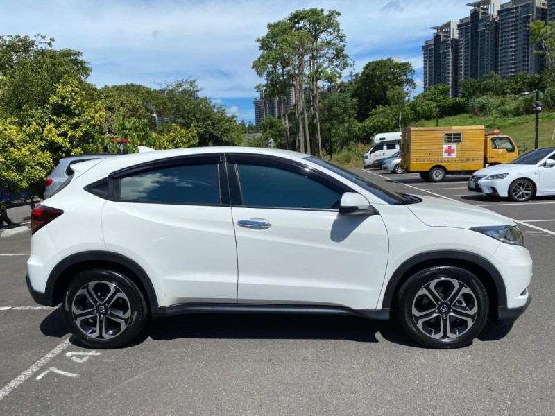 Honda  HR-V 原板美車跑1 1 w | 新北市汽車商業同業公會｜TACA優良車商聯盟｜中古、二手車買車賣車公會認證保固