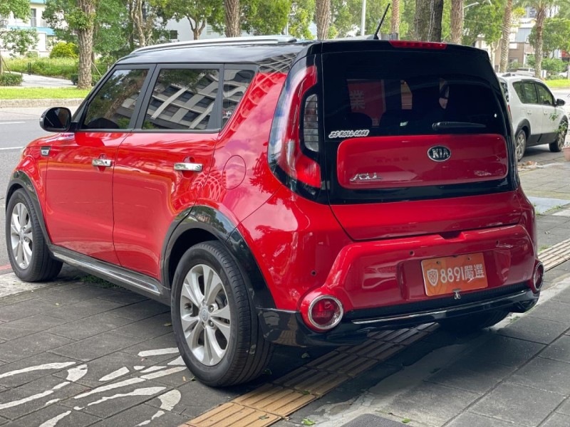 Kia  SOUL 小車界的王者 韓系小車 SOUL | 新北市汽車商業同業公會｜TACA優良車商聯盟｜中古、二手車買車賣車公會認證保固