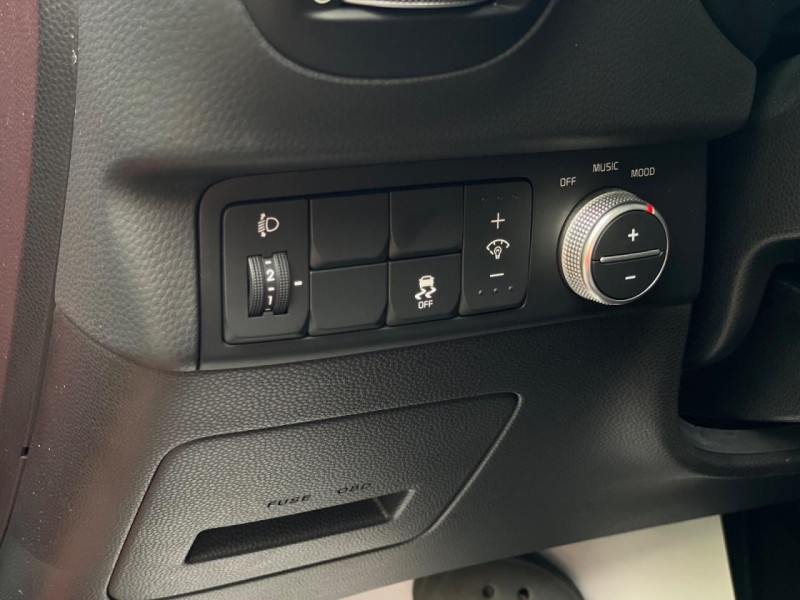 Kia  SOUL 小車界的王者 韓系小車 SOUL | 新北市汽車商業同業公會｜TACA優良車商聯盟｜中古、二手車買車賣車公會認證保固