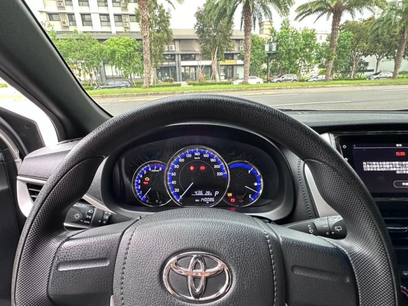 Toyota  Yaris 小改款大鴨、稅金便宜車內大空間、斜坡起步輔助、胎壓監控、ISOFIX | 新北市汽車商業同業公會｜TACA優良車商聯盟｜中古、二手車買車賣車公會認證保固