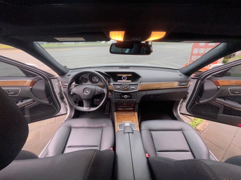 Mercedes-Benz/賓士   E-CLASS  E350 2011E350 AMG 全景天窗 頂配跑少-裕昌汽車商行 | 新北市汽車商業同業公會｜TACA優良車商聯盟｜中古、二手車買車賣車公會認證保固